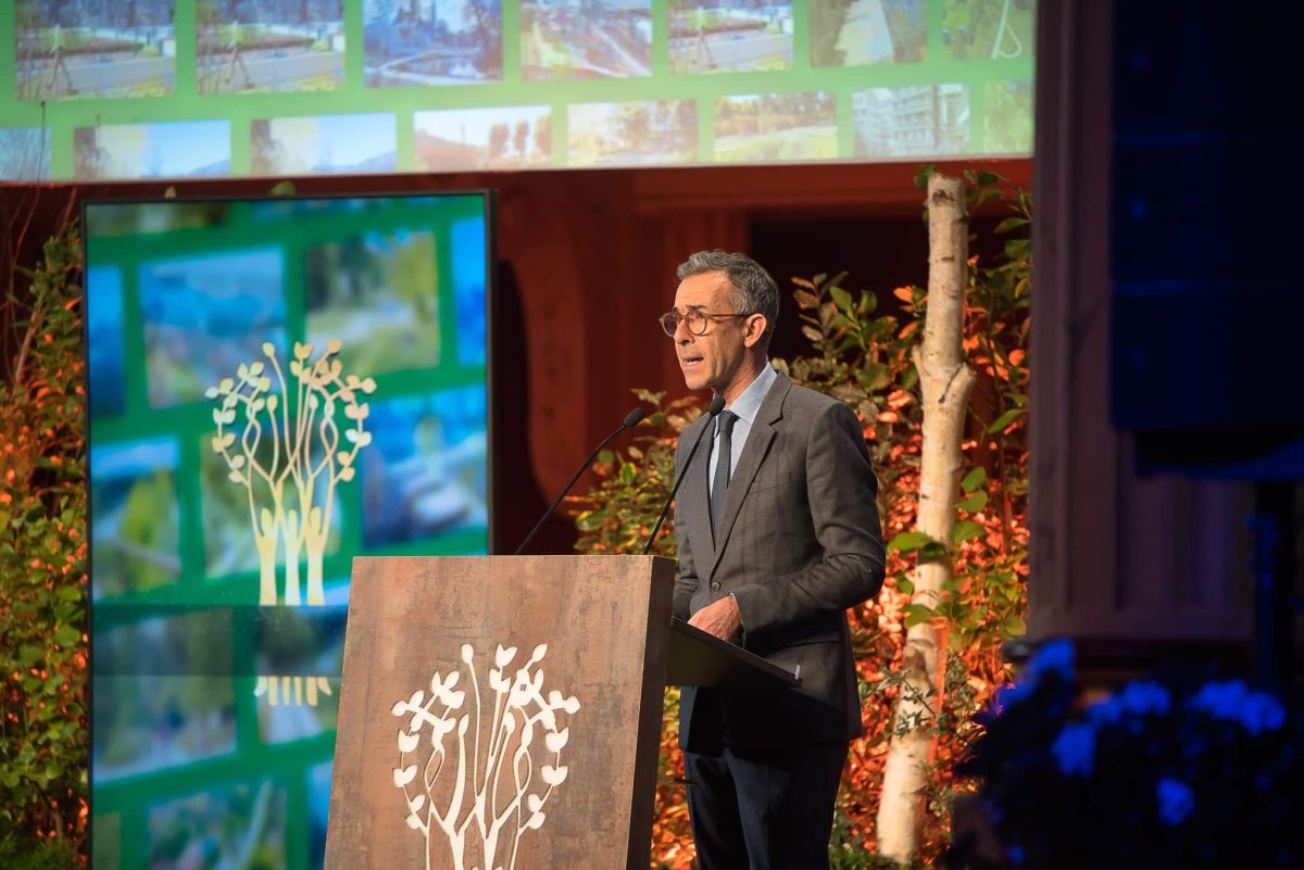 Michel Audouy, président du jury et secrétaire générale du bureau de val'hor, tient un discours lors des Victoires du Paysage